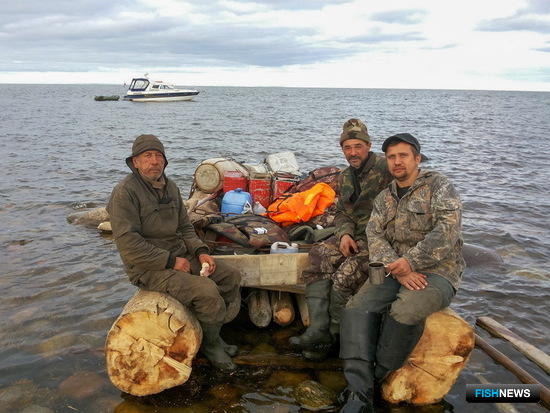 На Белом море спасли рыбаков-робинзонов