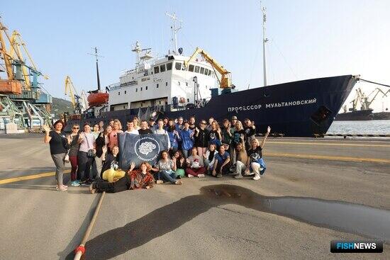 «Тихоокеанский плавучий университет» отправился вдоль побережья Камчатки