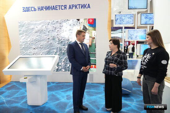 Илья Шестаков пригласил гостей выставки «Россия» отведать рыбных блюд