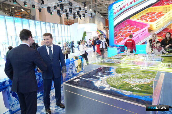 Илья Шестаков пригласил гостей выставки «Россия» отведать рыбных блюд